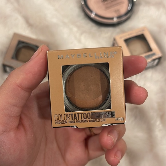 LOT of Maybelline Makeup - Picture 4 of 8